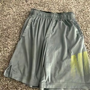 Youth Nike Shorts Sz M